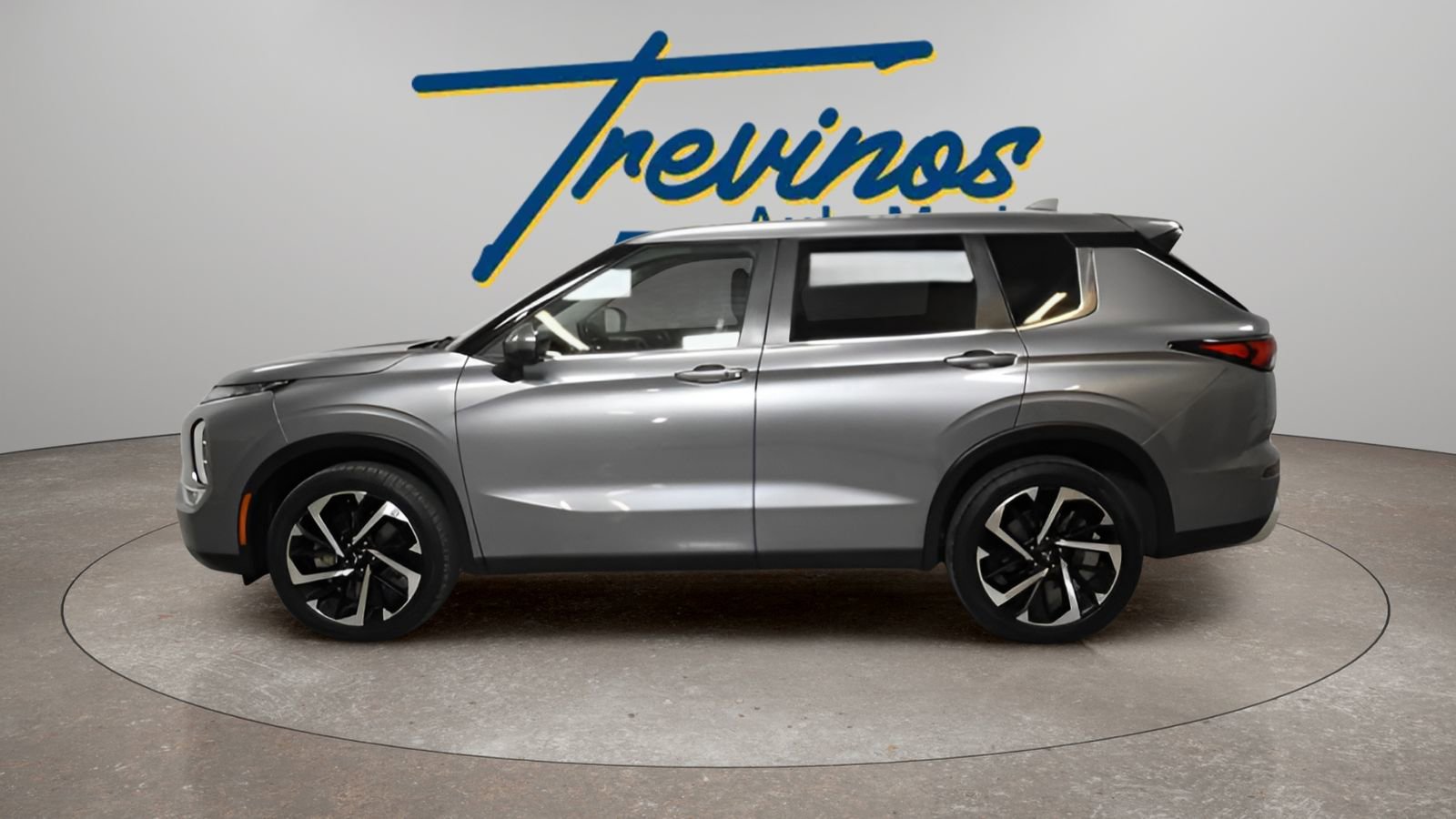 Used 2024 Mitsubishi Outlander SE image 11