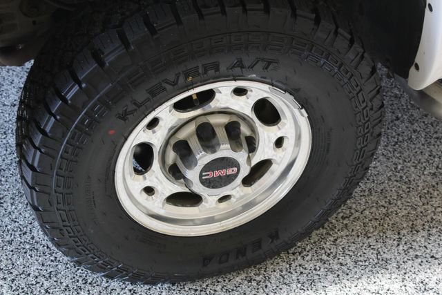 Used 2005 GMC Sierra 2500 SLT w/ Heavy-Duty Power Package image 25