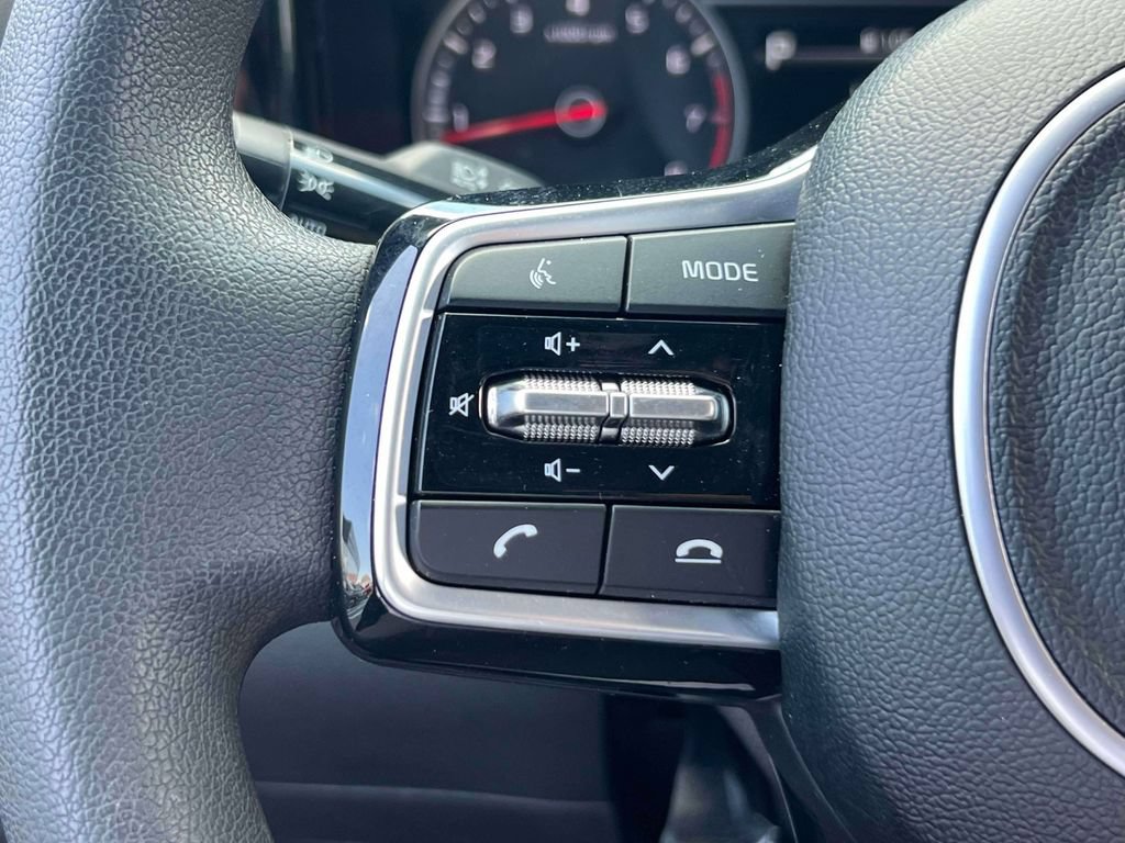 Certified 2023 Kia Sorento LX FWD image 21
