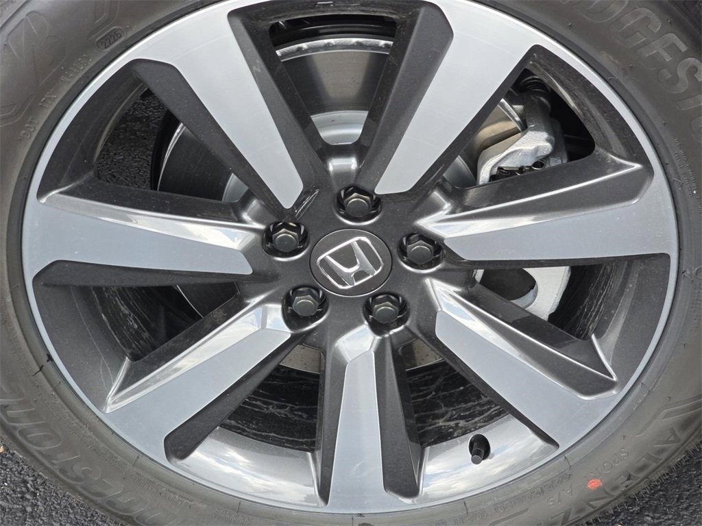 New 2025 Honda Pilot Touring image 17