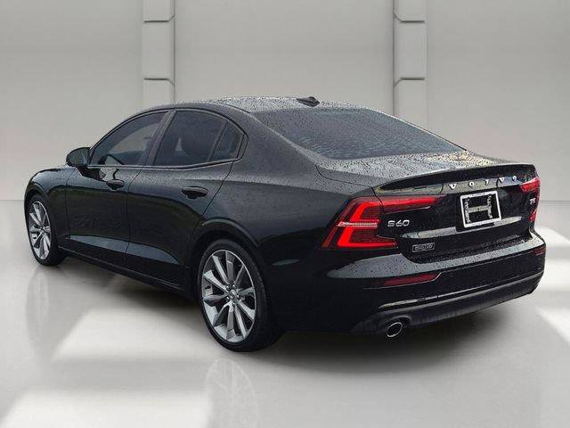 Used 2019 Volvo S60 T5 Momentum w/ Premium Package FWD image 3