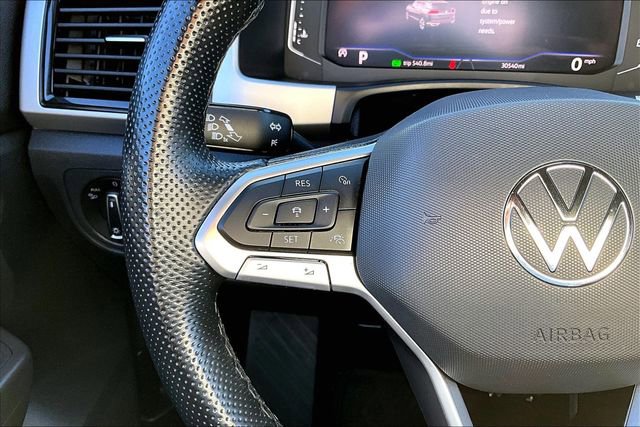 Used 2022 Volkswagen Atlas Cross Sport SEL R-Line image 11