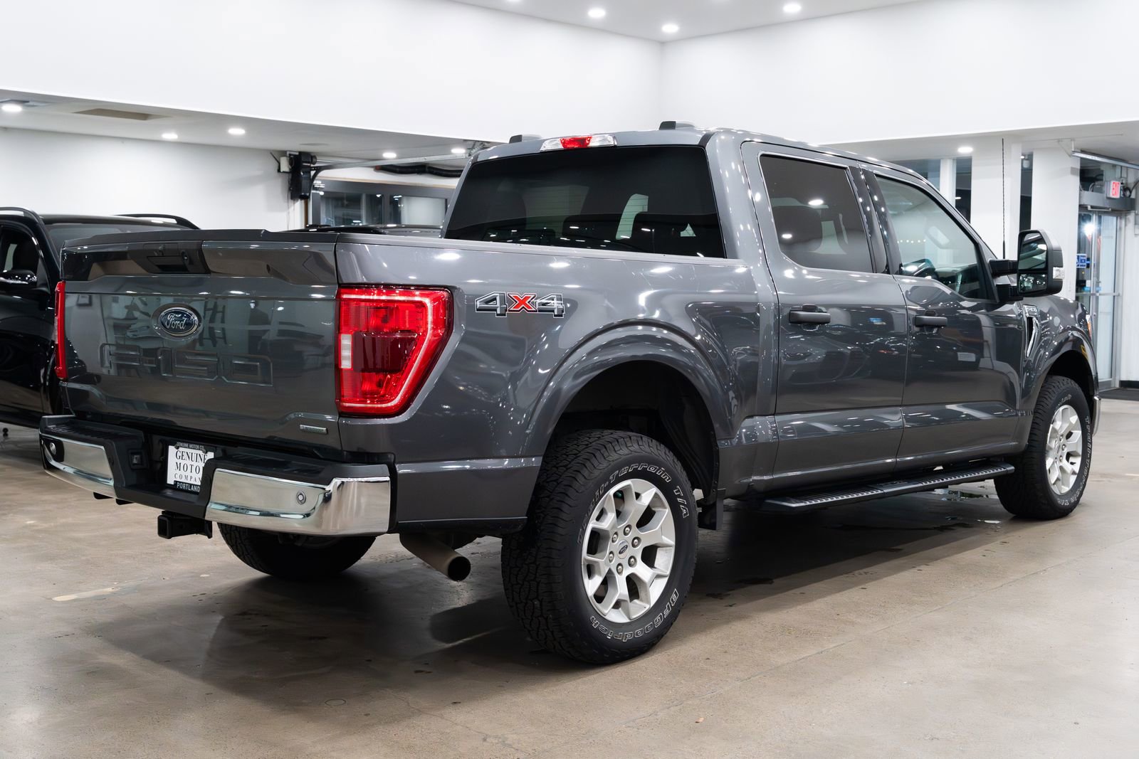 Used 2022 Ford F150 XLT w/ Equipment Group 301A Mid AWD/4WD image 4