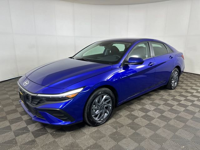 Used 2025 Hyundai Elantra Blue image 7