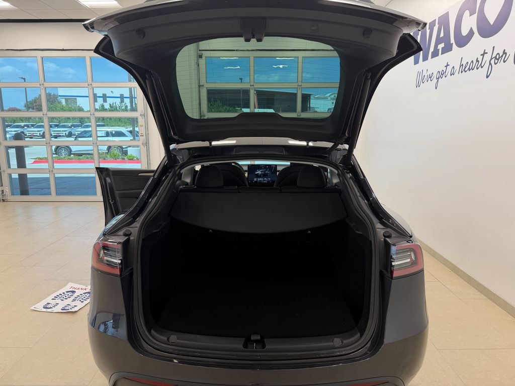 Used 2024 Tesla Model Y Long Range AWD/4WD image 24