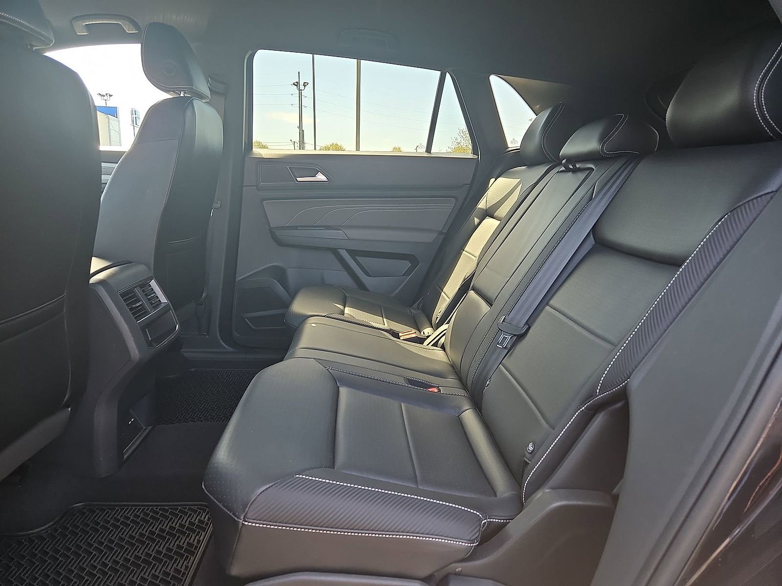 Used 2022 Volkswagen Atlas Cross Sport SE image 26