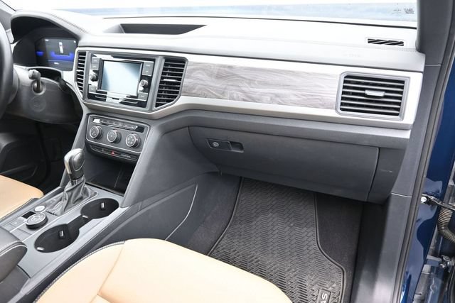 Used 2022 Volkswagen Atlas Cross Sport SE AWD/4WD image 35