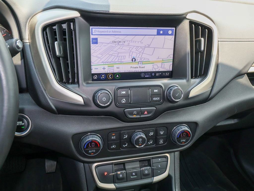 Used 2024 GMC Terrain Denali w/ Denali Premium Package AWD/4WD image 17