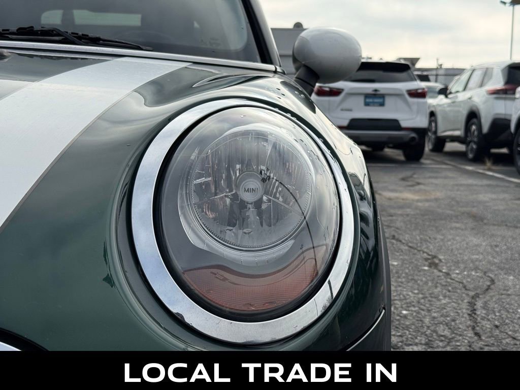 Used 2017 MINI Cooper 4-Door Hardtop image 4