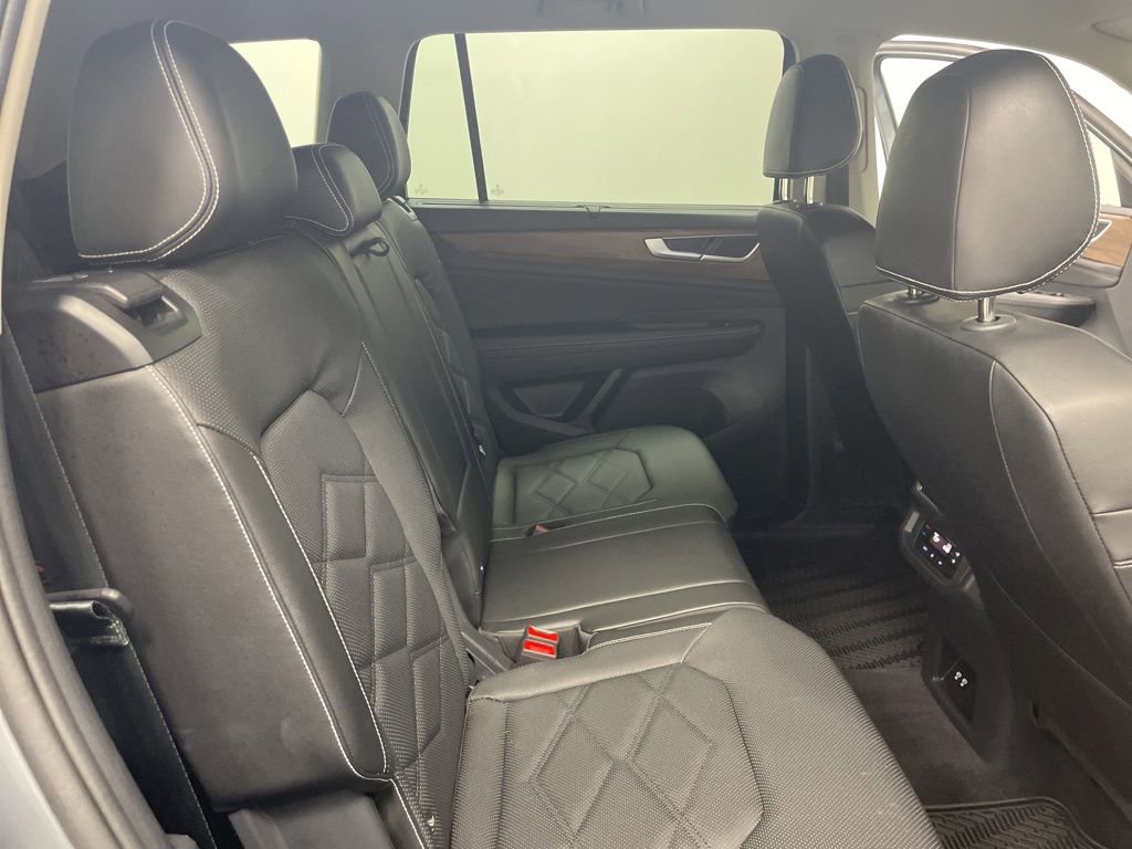 Used 2024 Volkswagen Atlas SE FWD image 38