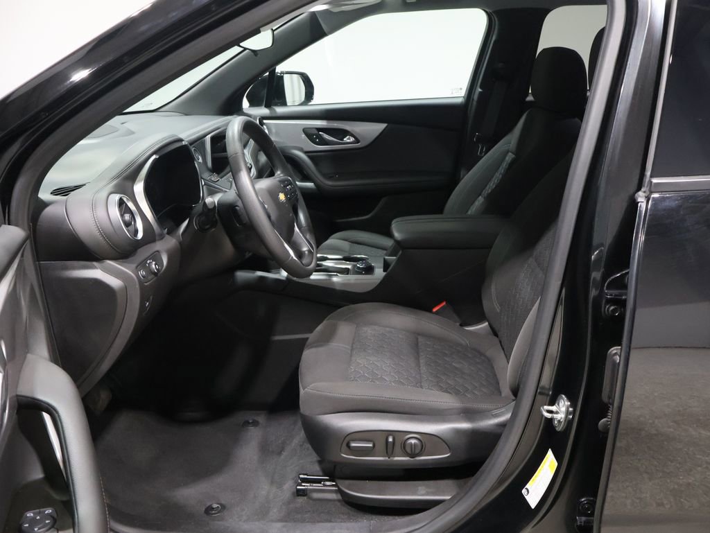 Used 2021 Chevrolet Blazer LT w/ LPO, Black Accent Package image 11