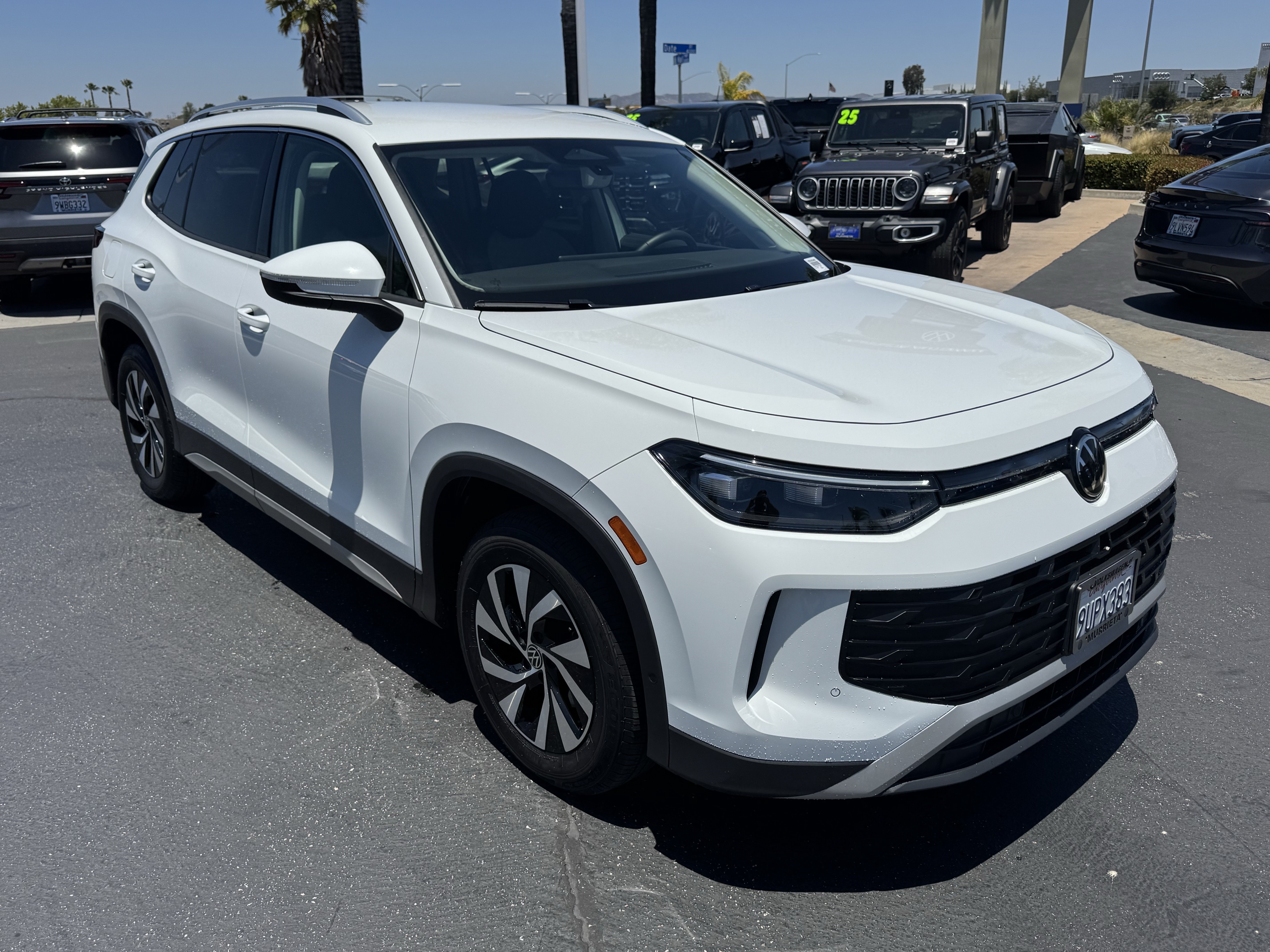 Certified 2025 Volkswagen Tiguan S FWD image 2