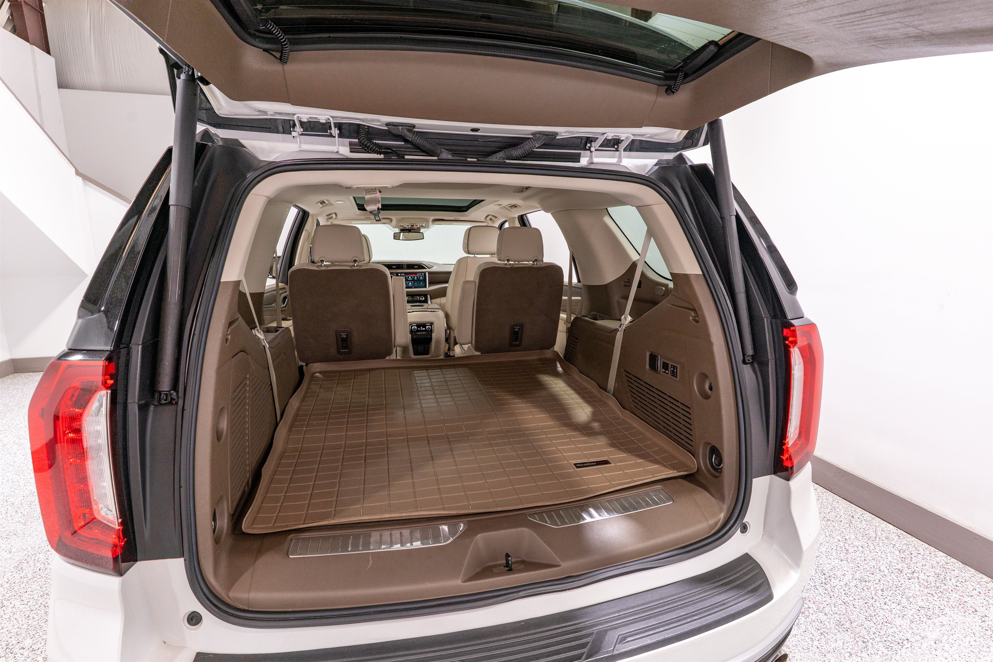 Used 2023 GMC Yukon Denali AWD/4WD image 39