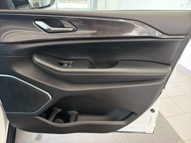 Used 2021 Jeep Grand Cherokee L Laredo AWD/4WD image 14