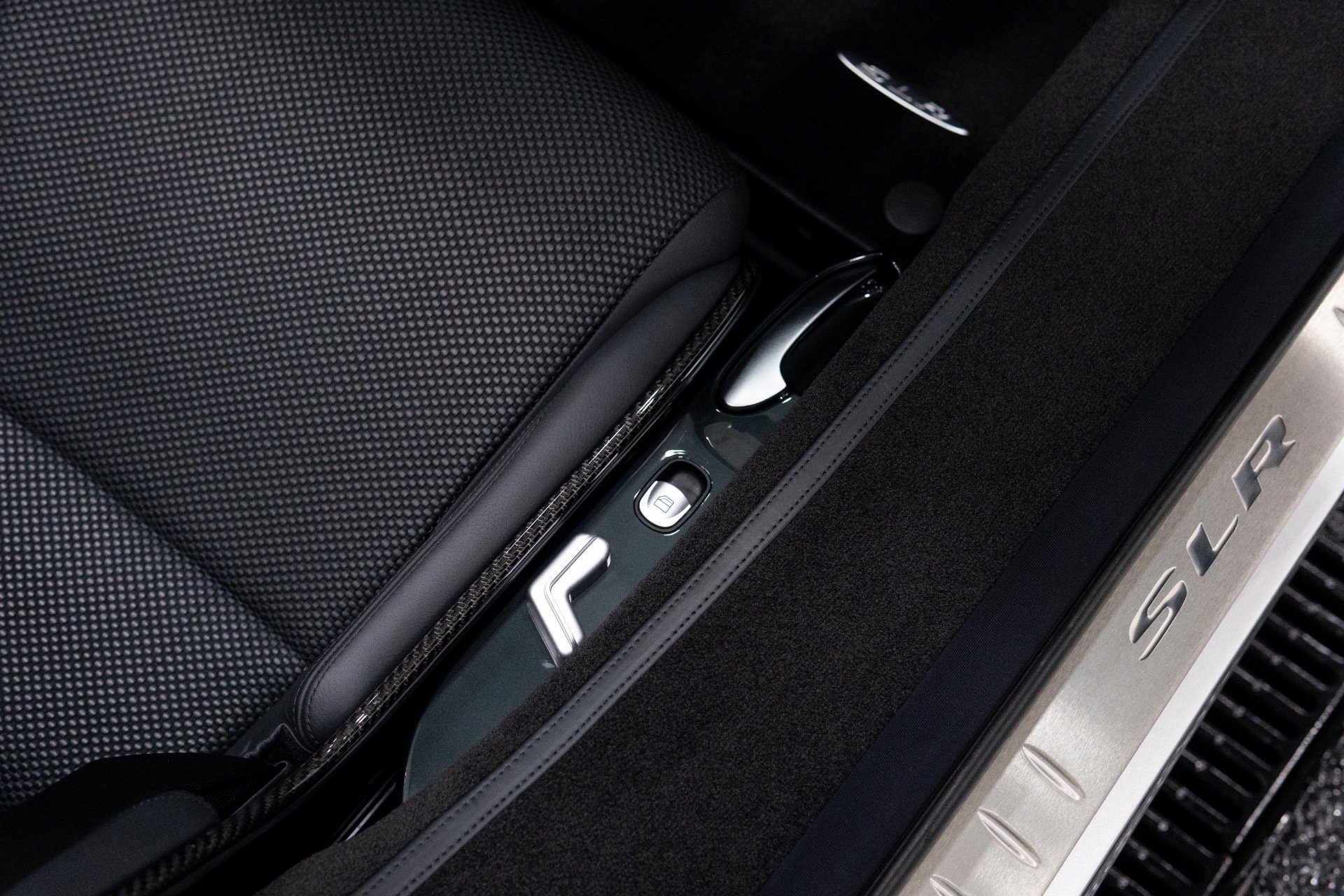 Used 2009 Mercedes-Benz SLR image 54