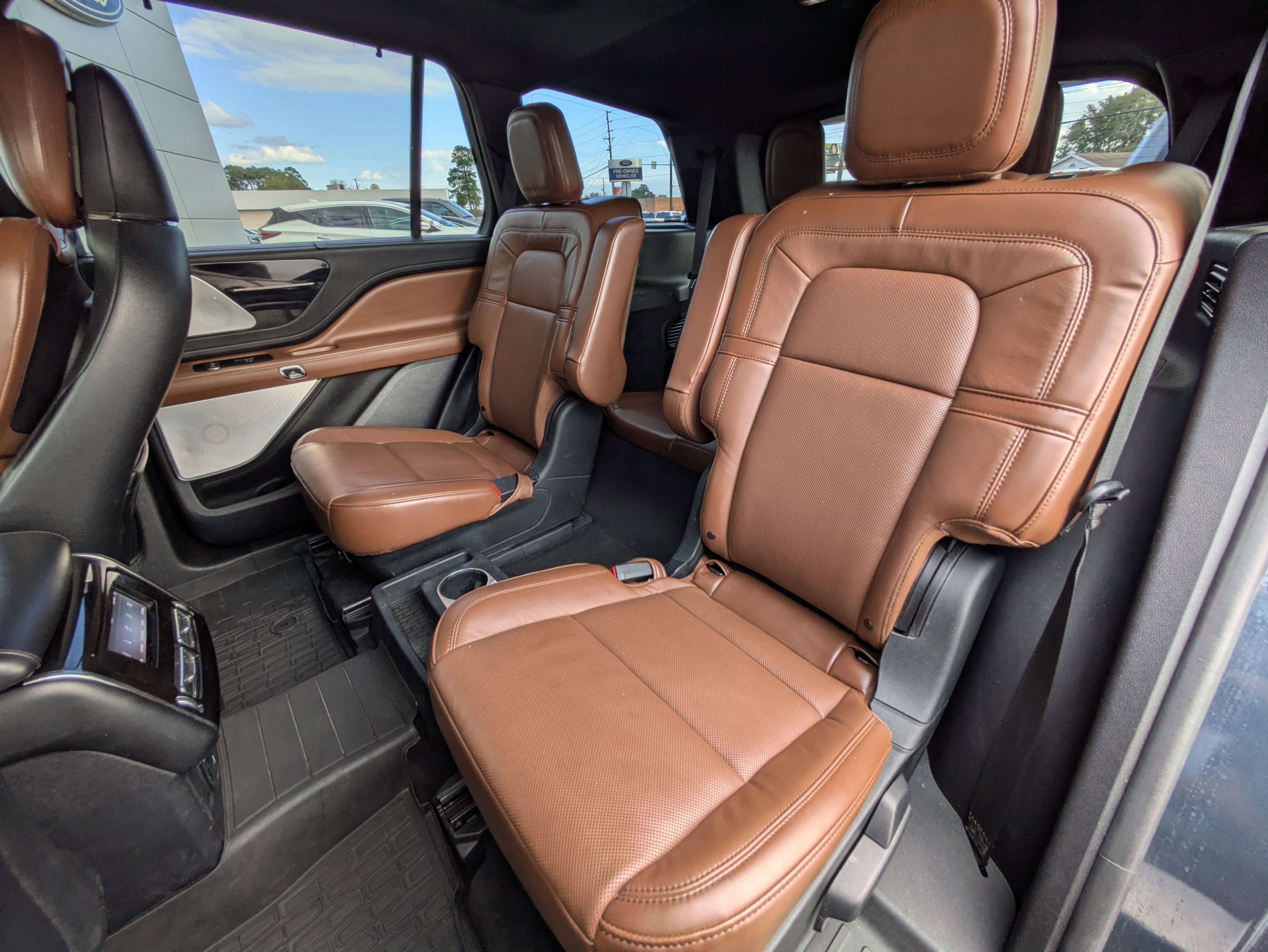 Used 2022 Lincoln Aviator Reserve w/ Equipment Group 201A image 16