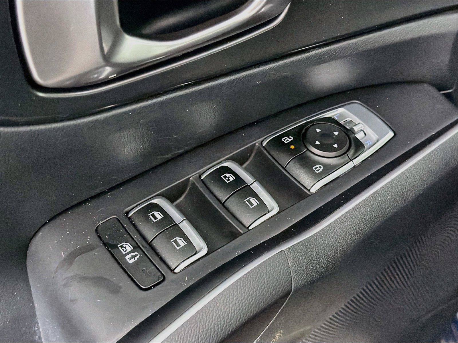 Used 2024 Kia Sorento S AWD/4WD image 24