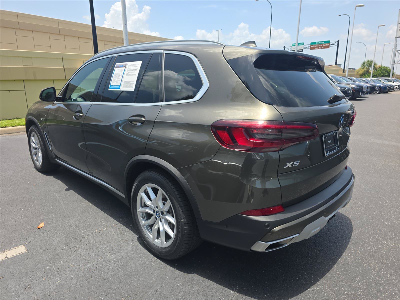 Used 2023 BMW X5 xDrive45e w/ Climate Comfort Package AWD/4WD image 6
