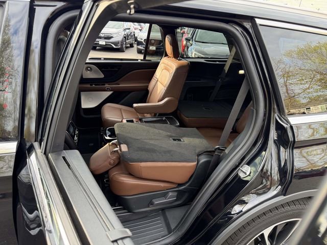 Used 2020 Lincoln Aviator Reserve w/ Equipment Group 202A AWD/4WD image 17