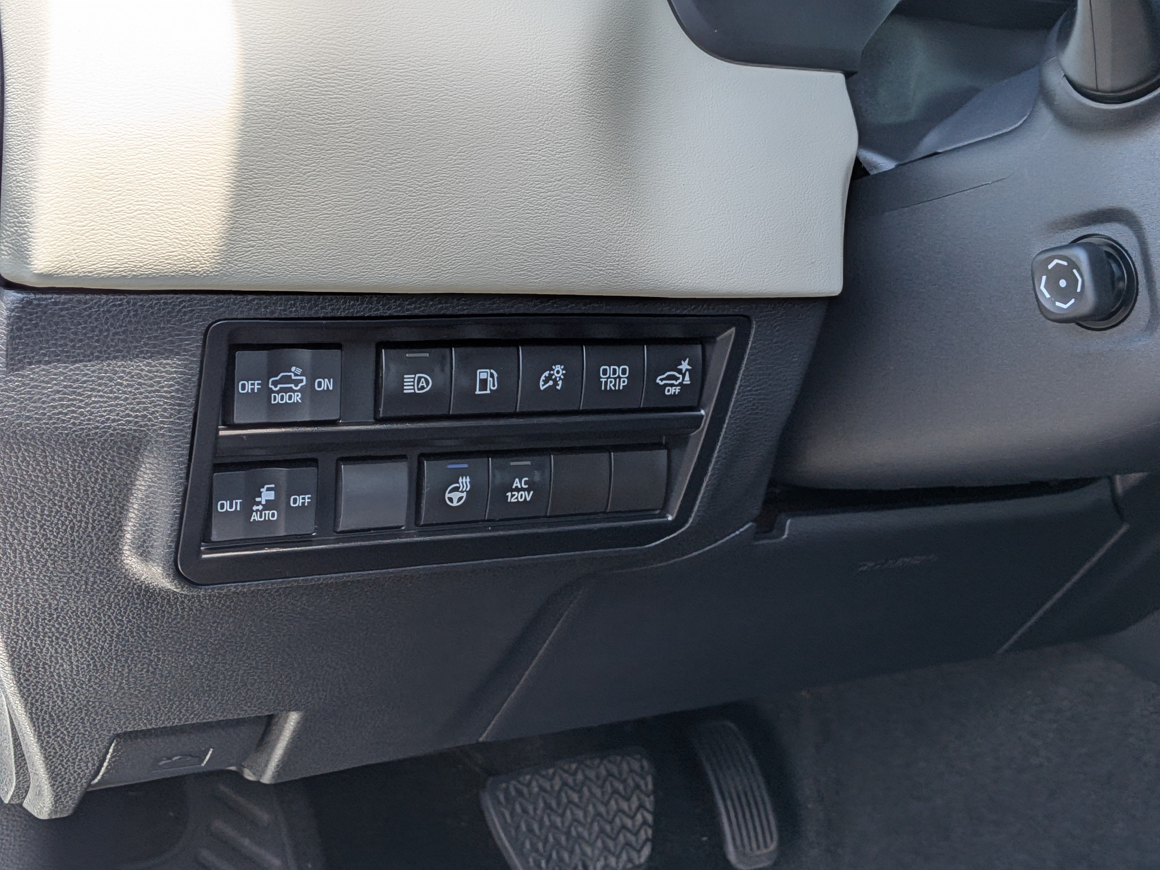 Used 2023 Toyota Tundra Capstone AWD/4WD image 17