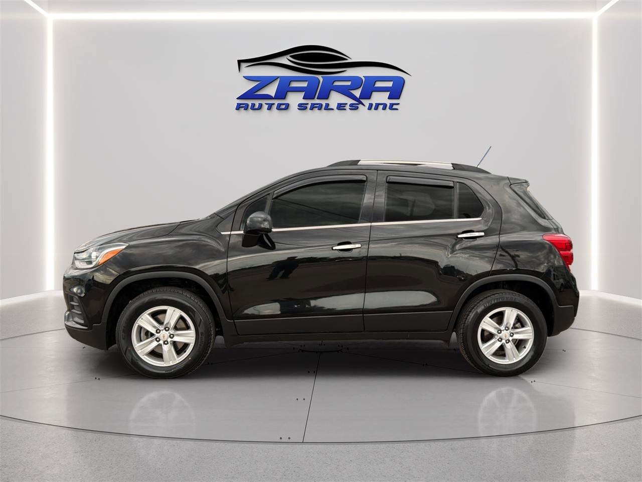 Used 2019 Chevrolet Trax LT w/ LT Convenience Package AWD/4WD image 4
