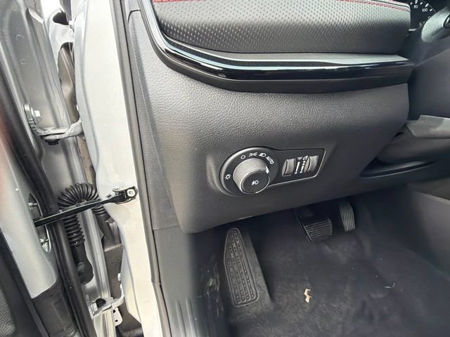New 2026 Jeep Compass Trailhawk w/ Trailer Tow Group AWD/4WD image 12