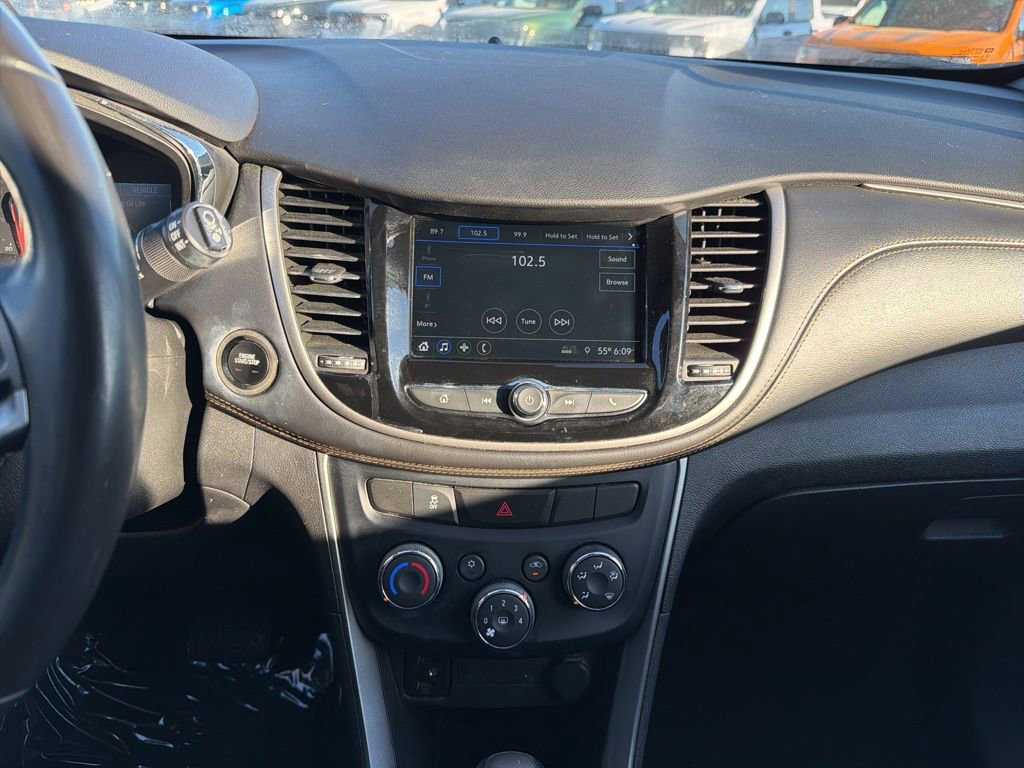 Used 2019 Chevrolet Trax LT w/ LT Convenience Package image 28