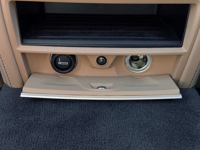Used 2018 BMW 750i RWD image 31