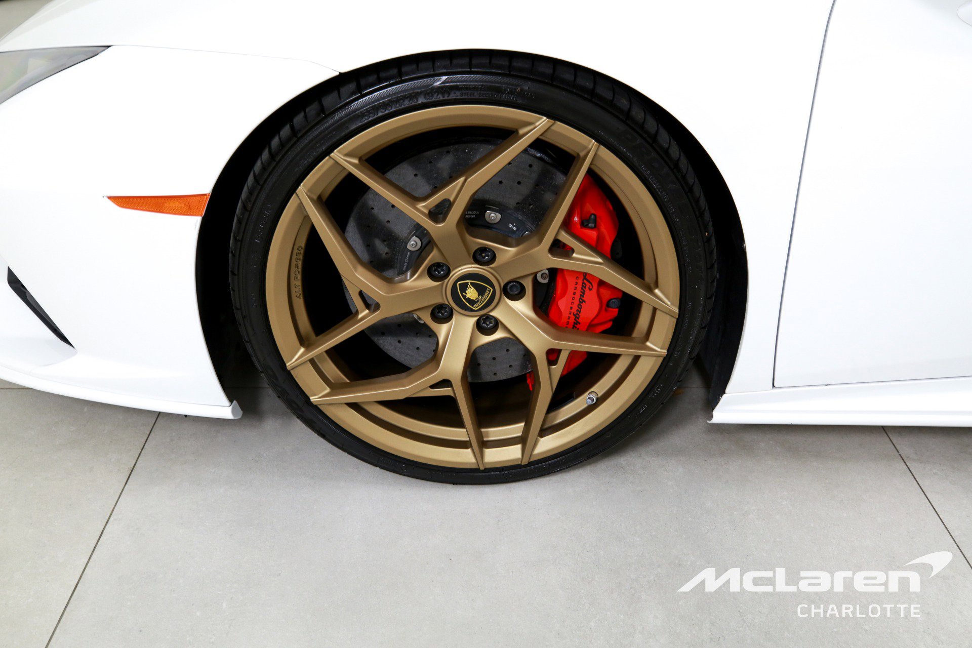 Used 2020 Lamborghini Huracan EVO image 26