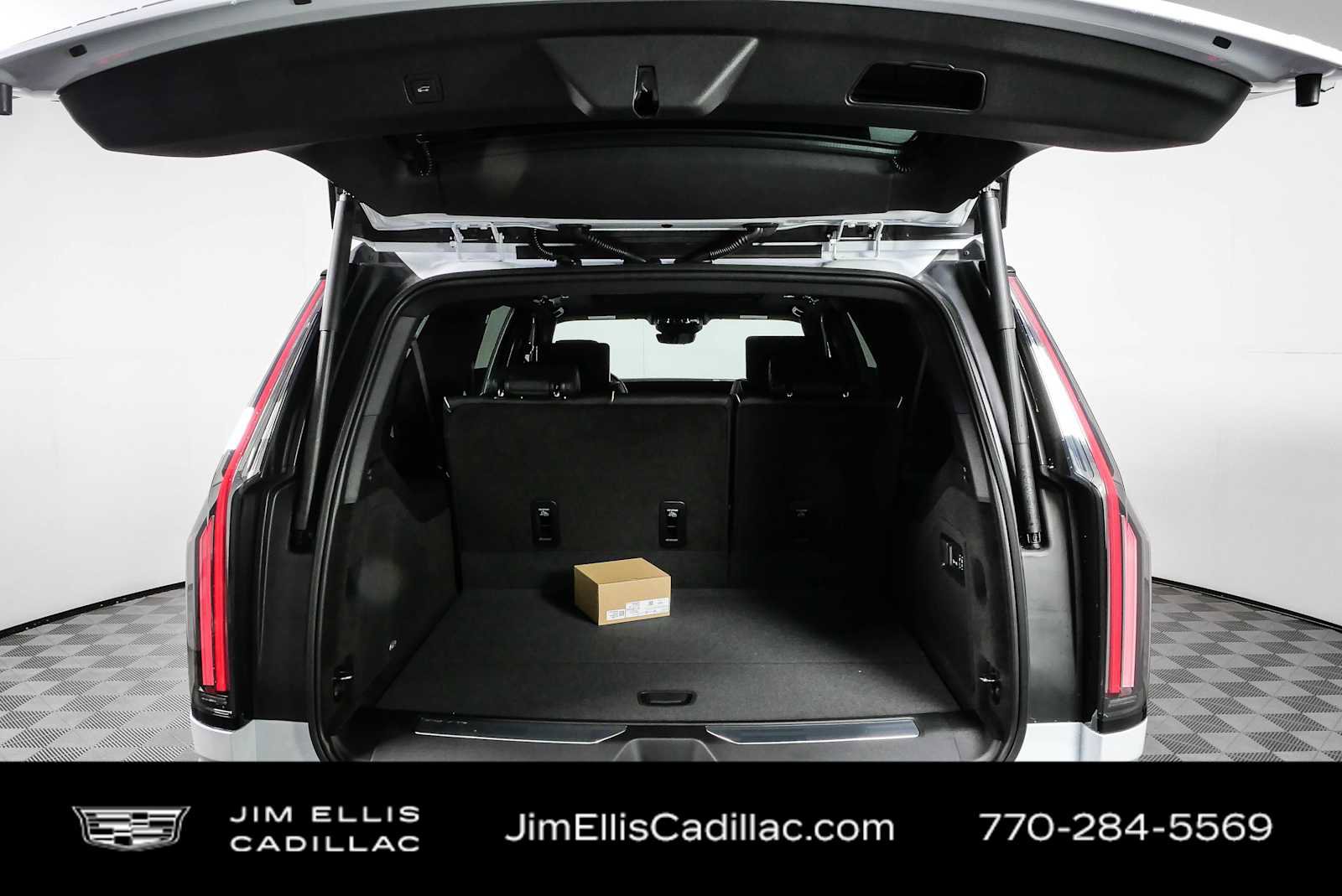 New 2026 Cadillac Escalade ESV Luxury w/ Touring Package AWD/4WD image 33