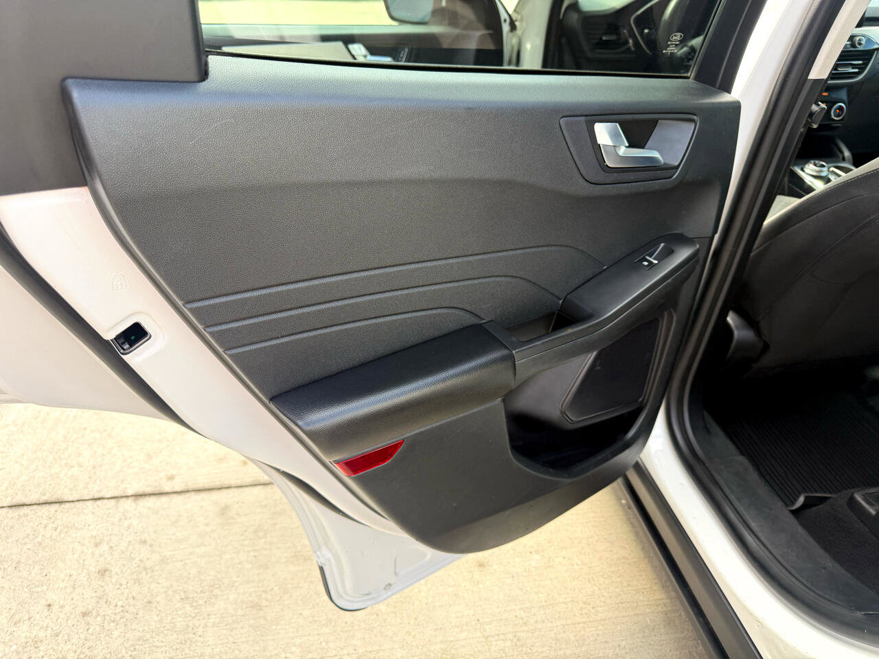Used 2021 Ford Escape SE image 13