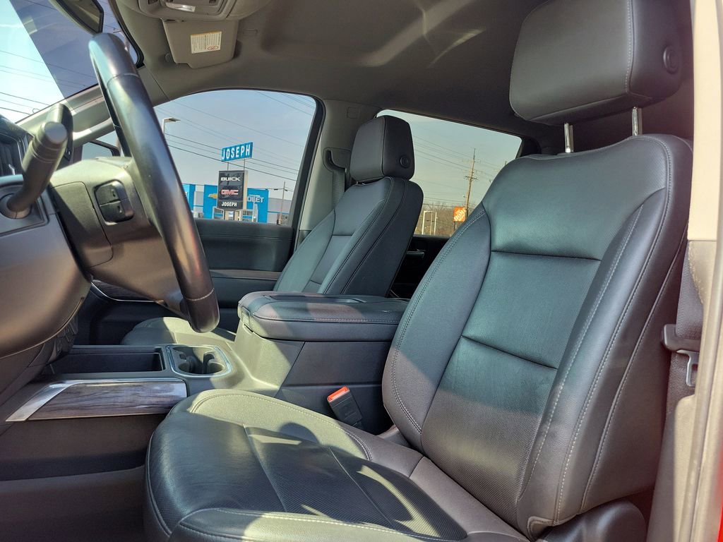 Used 2022 Chevrolet Silverado 2500 LTZ w/ LTZ Plus Package image 17