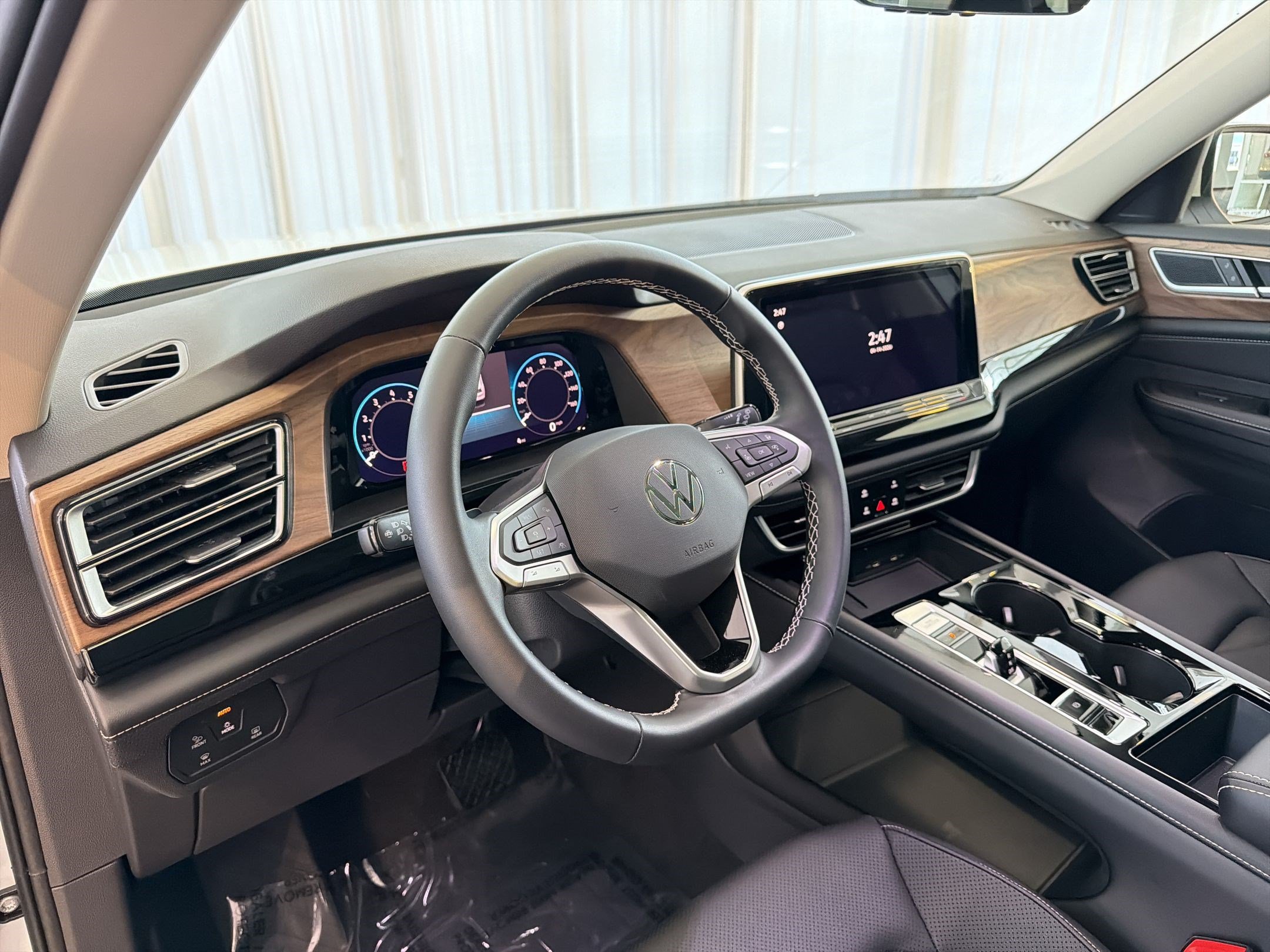 New 2026 Volkswagen Atlas SE FWD image 4