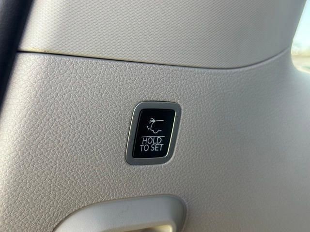 New 2024 Jeep Wagoneer 4WD w/ Premium Group I image 38