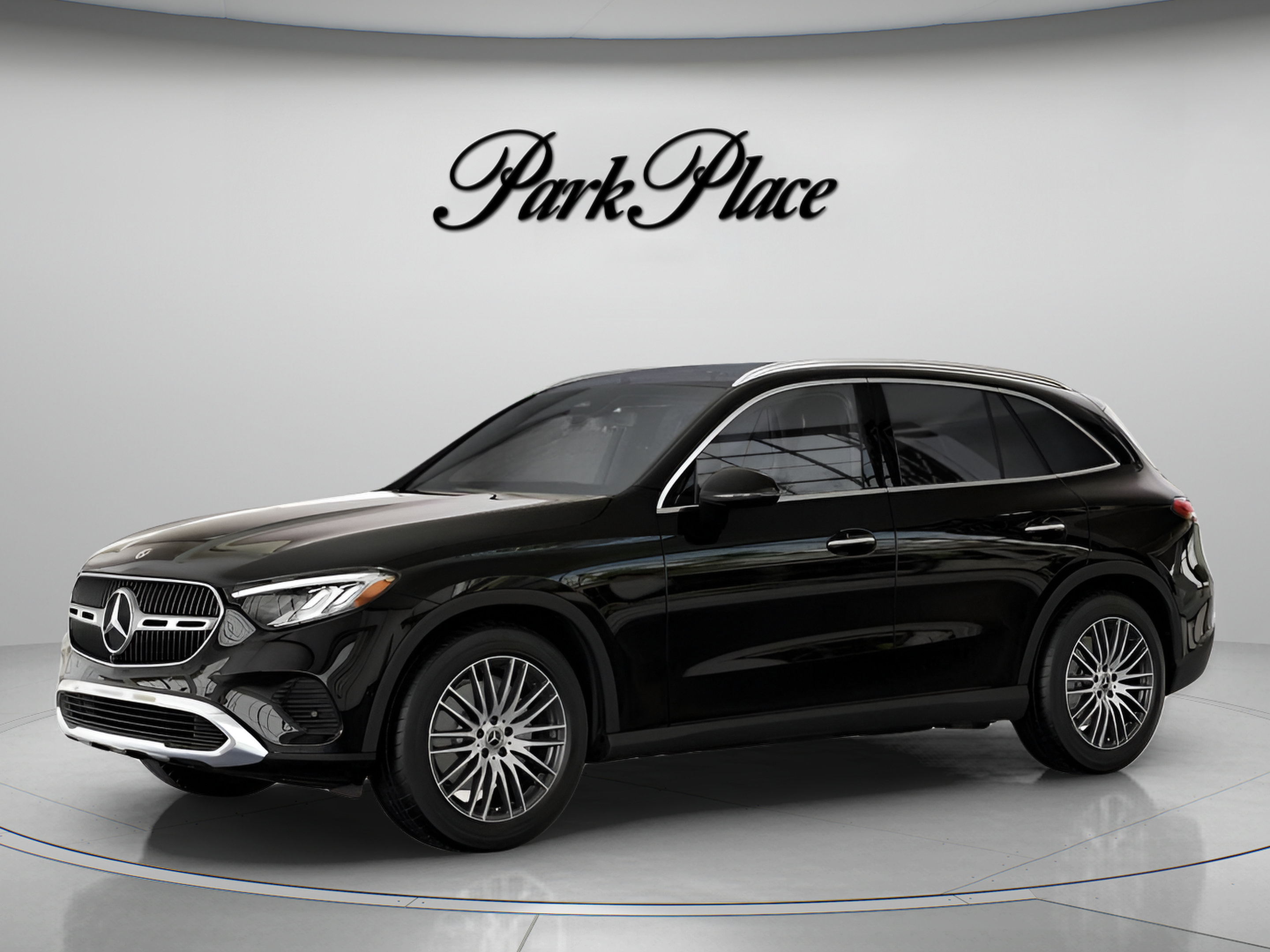 Used 2026 Mercedes-Benz GLC 300 image 2