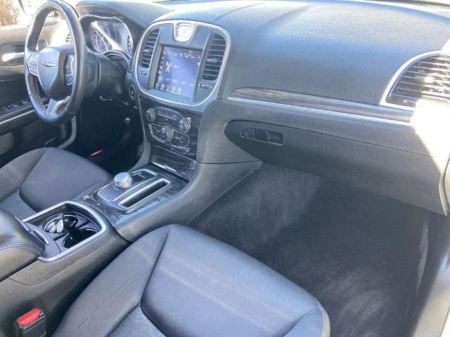 Used 2022 Chrysler 300 Touring image 23