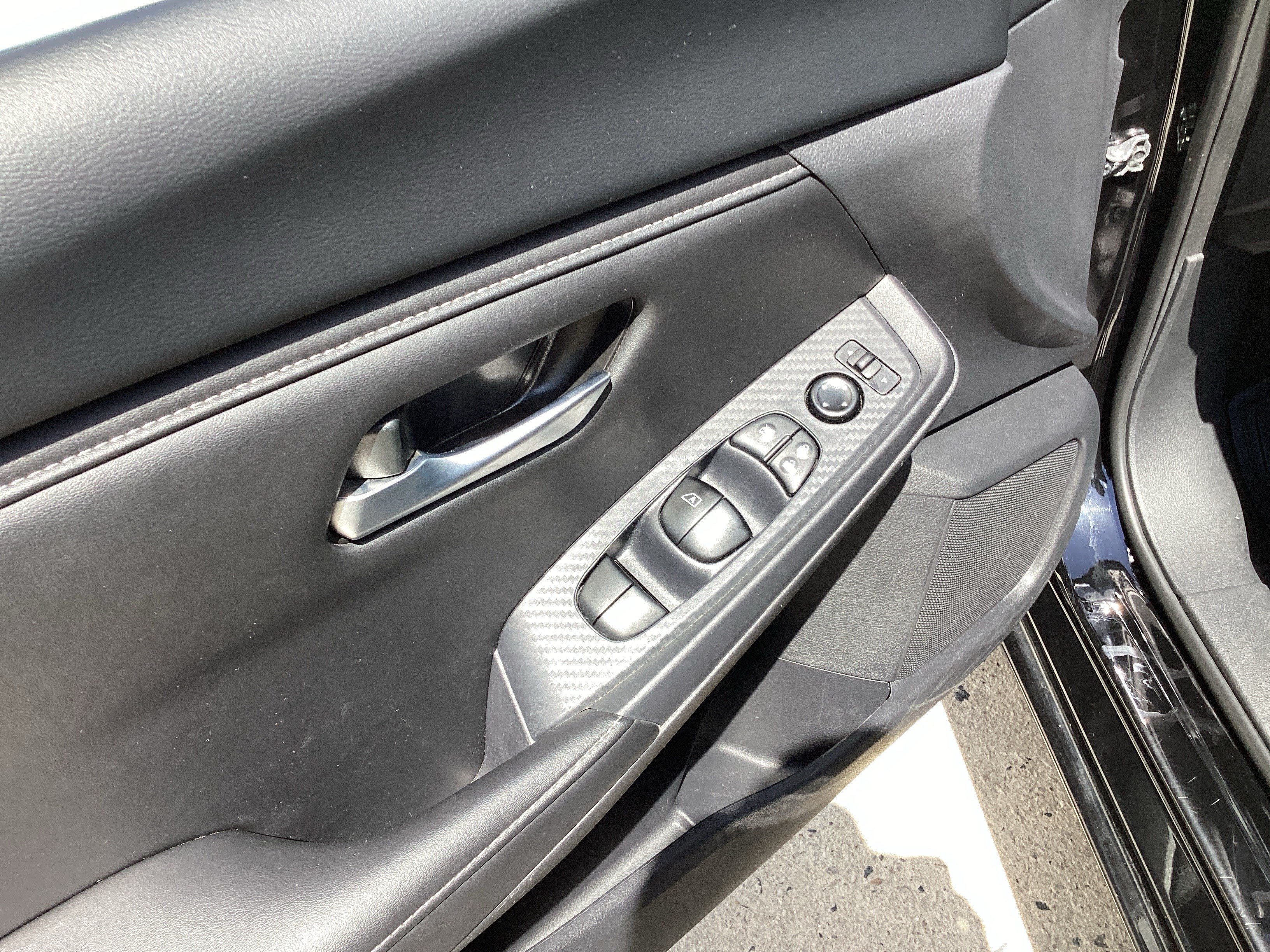 Used 2025 Nissan Sentra SV w/ All-Weather Package FWD image 14