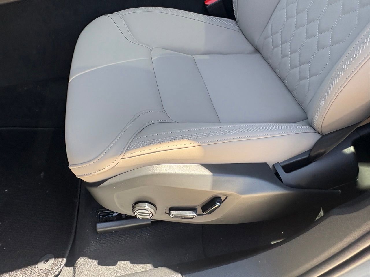 New 2026 Volvo XC60 B5 Core w/ Protection Package Premier AWD/4WD image 20