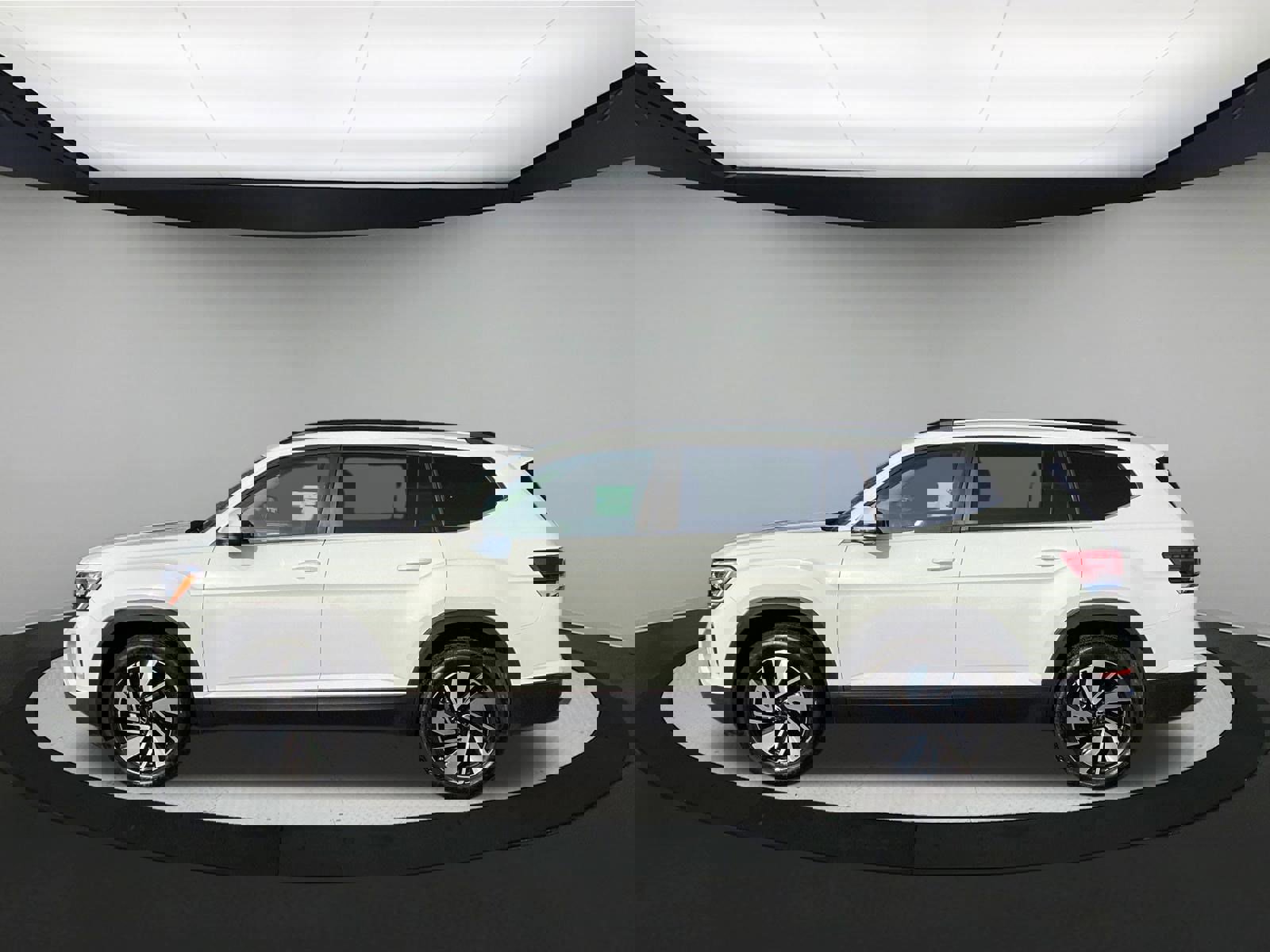 Used 2024 Volkswagen Atlas SE image 5