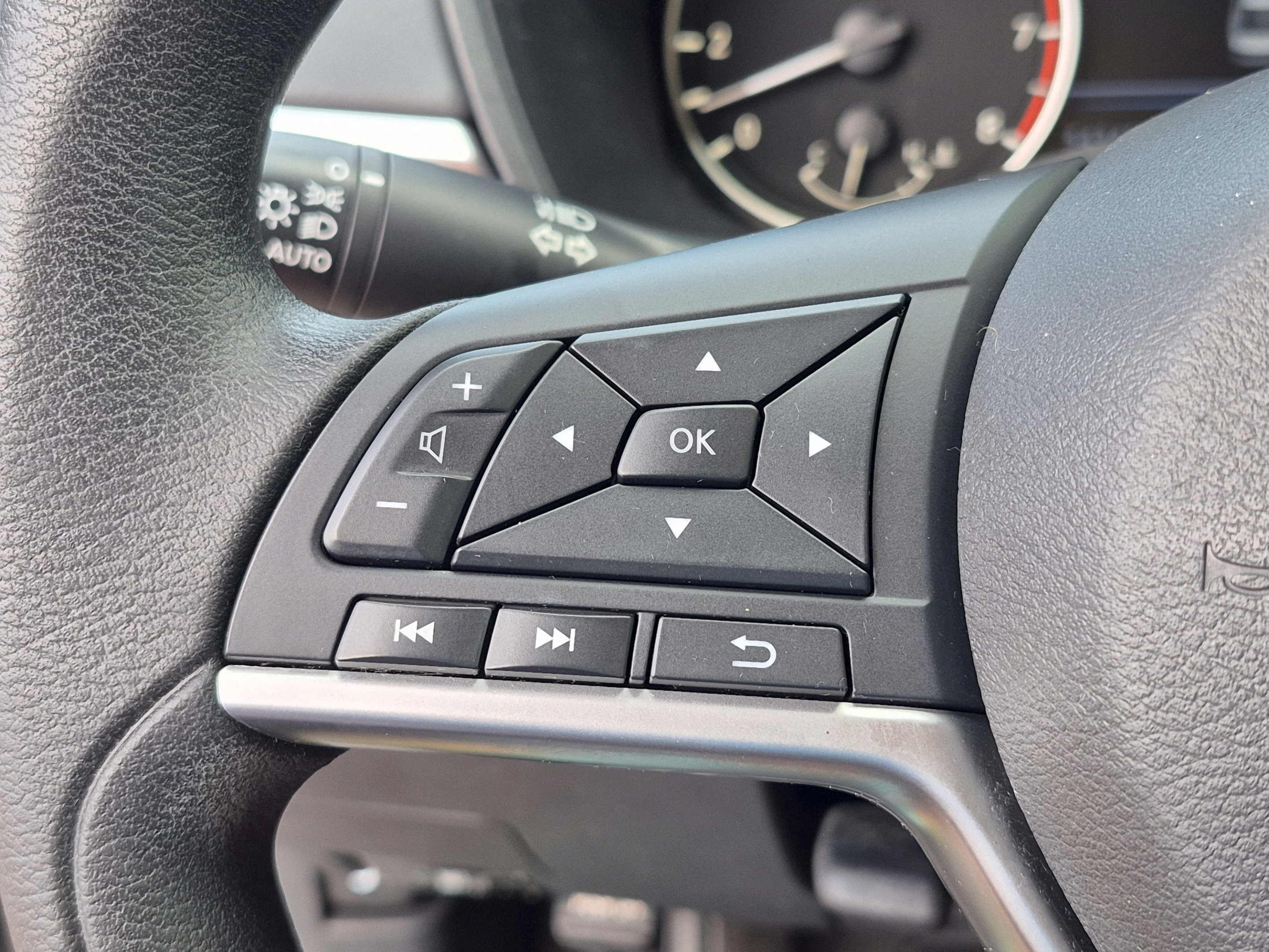 Certified 2022 Nissan Altima 2.5 SV FWD image 29