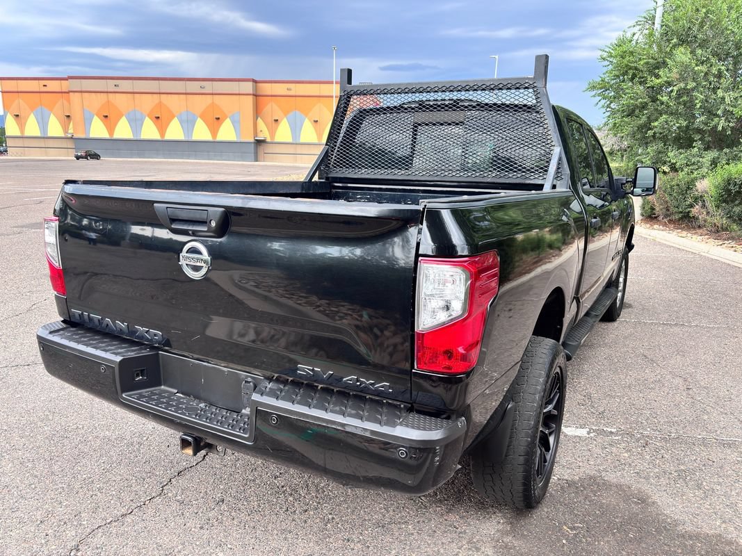 Used 2018 Nissan Titan SV w/ SV Convenience Package AWD/4WD image 10