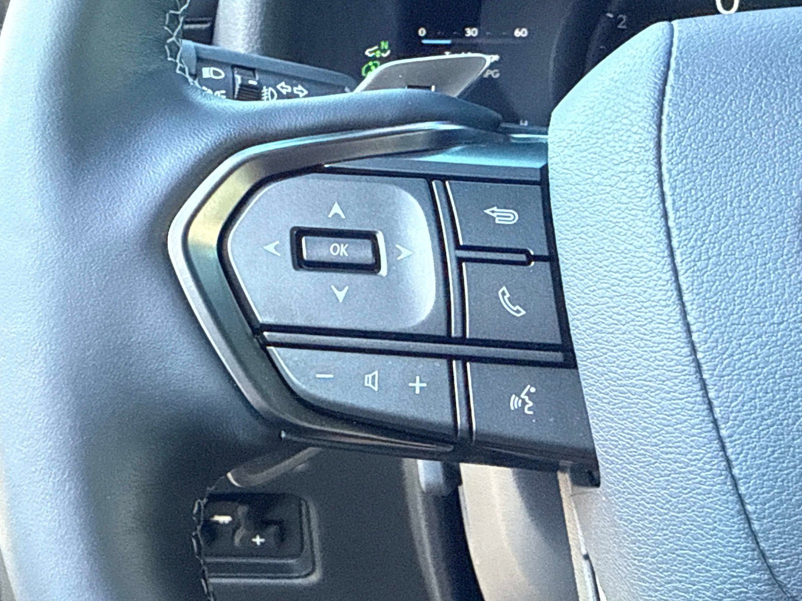 Certified 2025 Lexus LX 700h Overtrail image 33