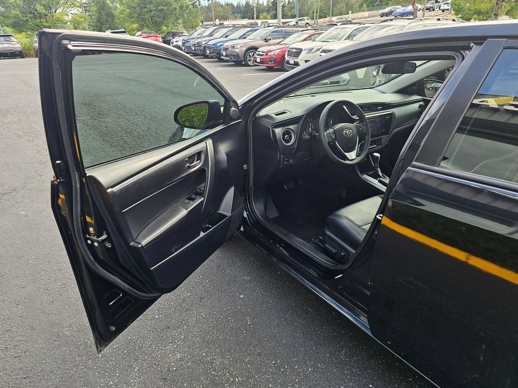 Used 2017 Toyota Corolla XSE w/ Carpet Mat Package (TMS) FWD image 18