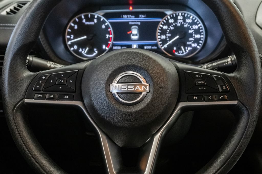 Used 2025 Nissan Sentra SV FWD image 13