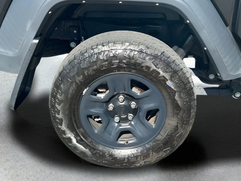 Certified 2023 Jeep Gladiator Sport w/ Trailer Tow Package image 16