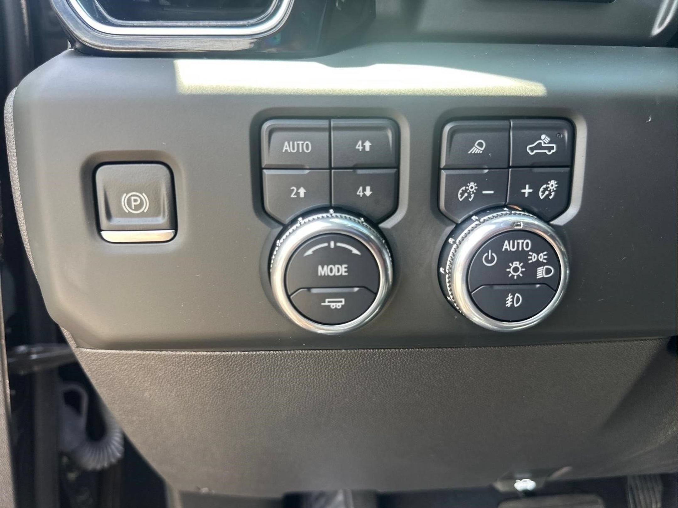 Used 2024 GMC Sierra 1500 Denali w/ Denali Reserve Package AWD/4WD image 32