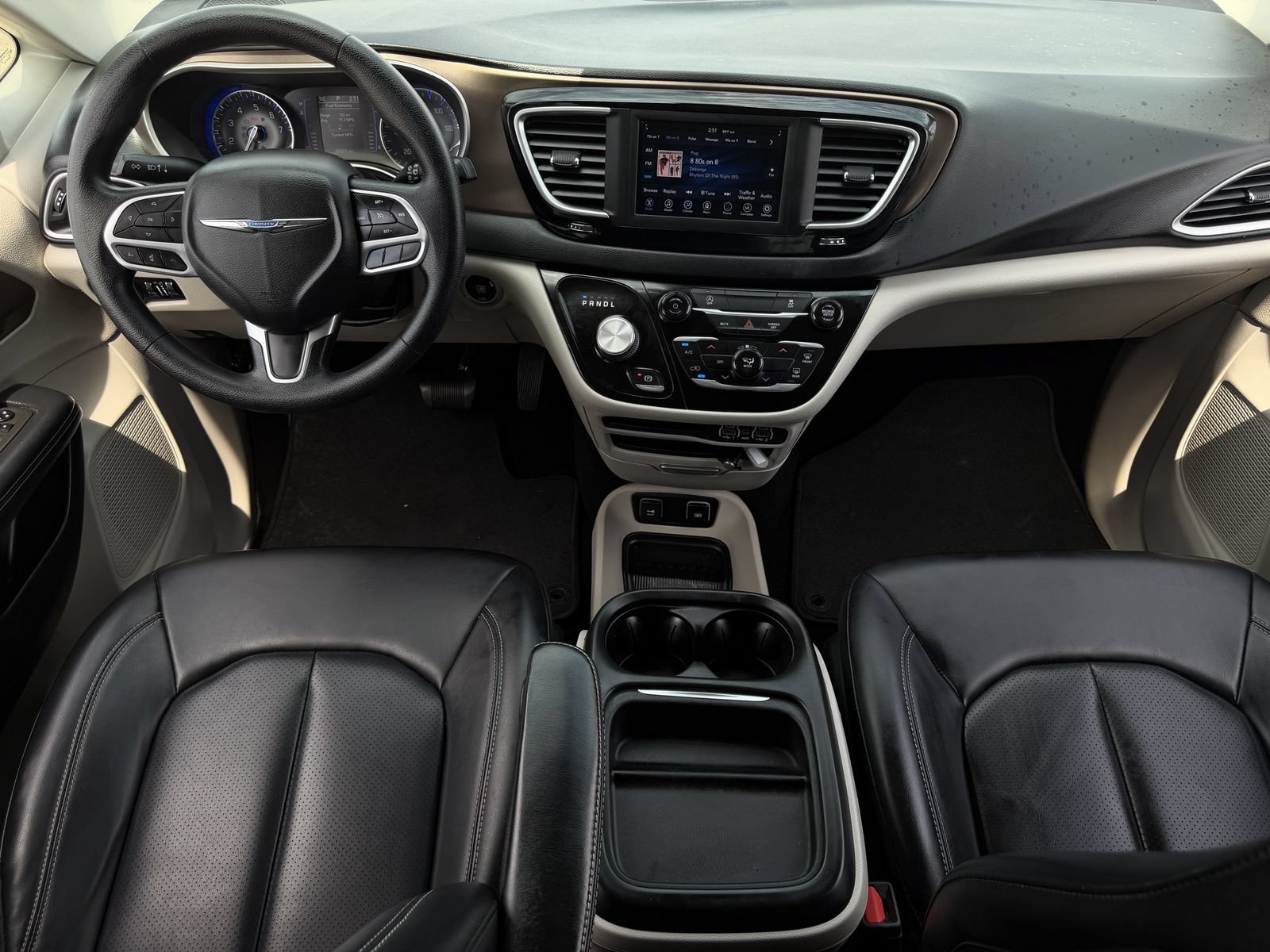 Used 2021 Chrysler Voyager Lxi FWD image 11