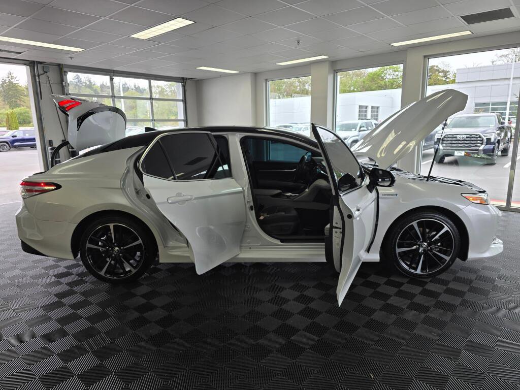 Used 2020 Toyota Camry XLE w/ Driver Assist Package FWD image 17