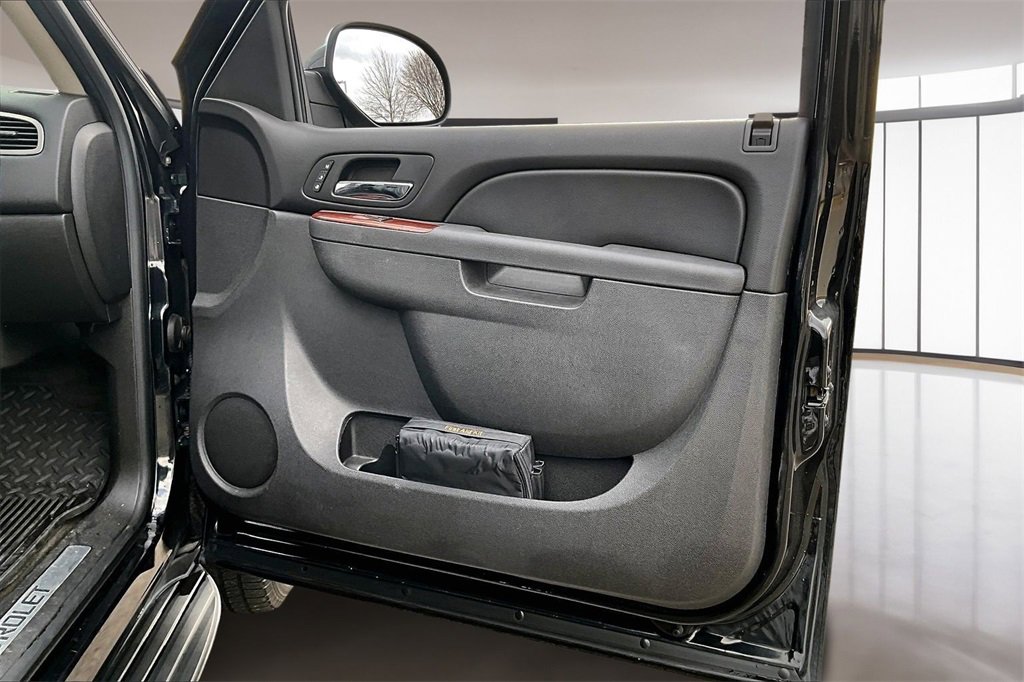 Used 2010 Chevrolet Tahoe LTZ image 19