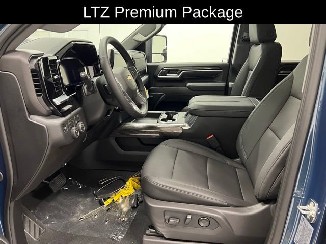 New 2026 Chevrolet Silverado 2500 LTZ w/ LTZ Premium Package AWD/4WD image 7